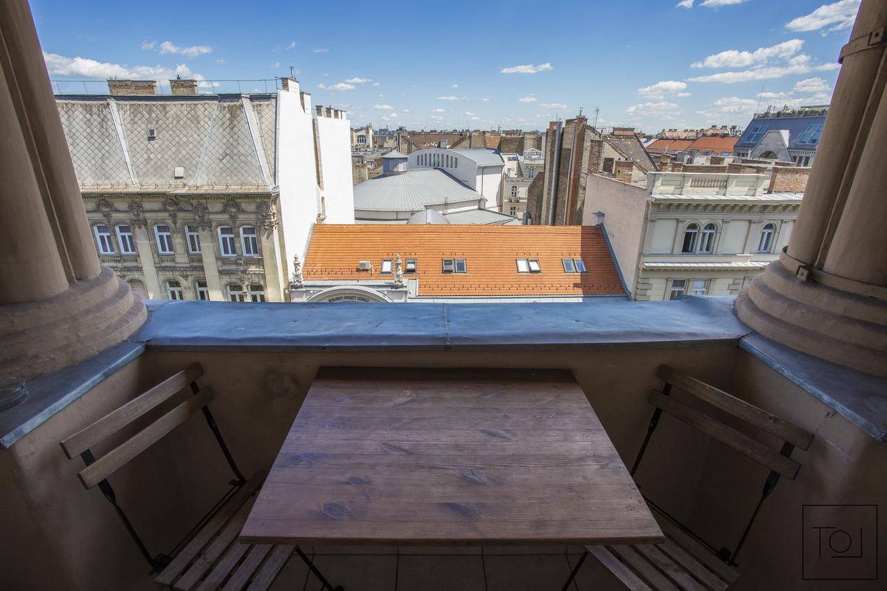 Pensión Rooftop 2*